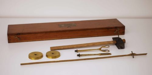 fig 4. Late Victorian John J Griffin Field Mineralogists Set Retailed by James R Gregory & Co