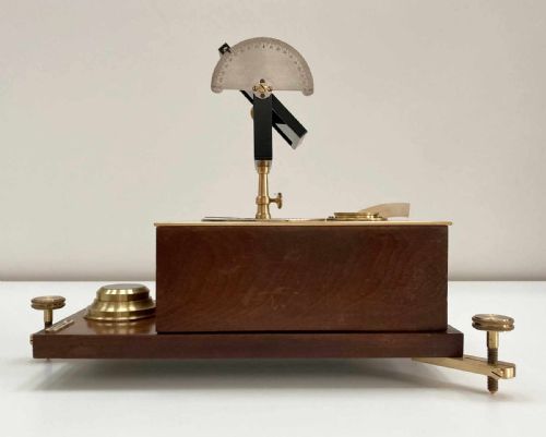 fig 3. Victorian Clockwork Heliostat by Archer & Sons of Liverpool