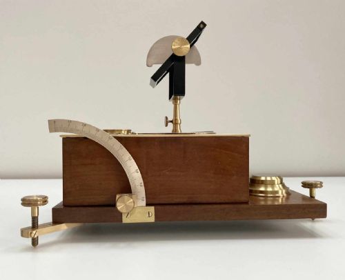 fig 5. Victorian Clockwork Heliostat by Archer & Sons of Liverpool