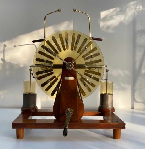 fig 3. Edwardian Wimshurst Machine by Philip Harris of Birmingham