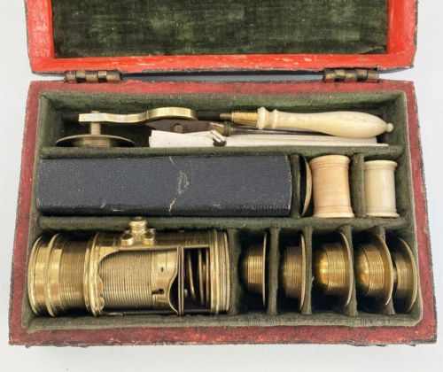fig 2. Eighteenth Century Wilson Type Screw Barrel Pocket Microscope