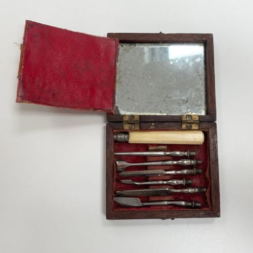 fig 1. Georgian Mahogany Cased Set of Dental Scalers
