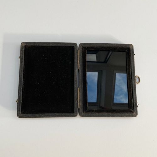 fig 2. Early Nineteenth Century Artists Claude Lorrain Mirror or Claude Glass