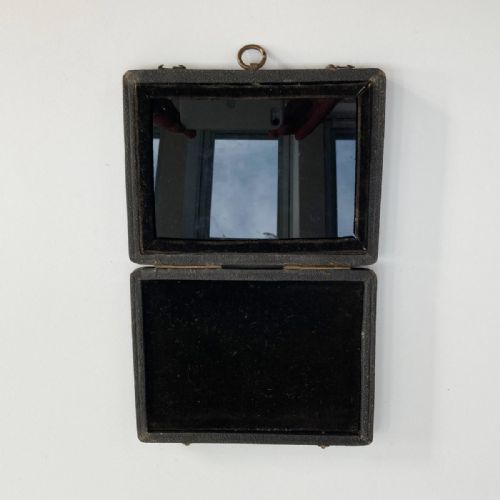 fig 3. Early Nineteenth Century Artists Claude Lorrain Mirror or Claude Glass