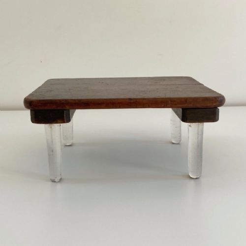 fig 2. Eighteenth Century Electrostatic Insulating Stool or Lightning Stool