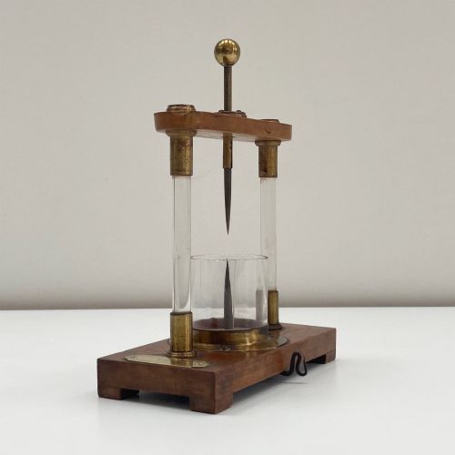fig 1. Late Victorian Henley’s Universal Discharger by C Gerhardt of Bonn