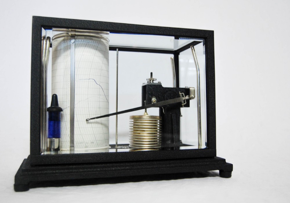 Early Twentieth Century Negretti & Zambra Barograph Model D9167 Manufactured Under Licence From Short & Mason
