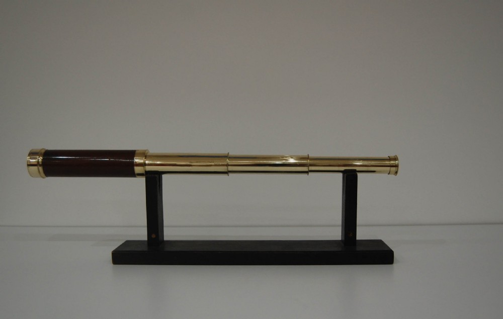 Small George III Three Draw Telescope by Matthew Berge (Late Ramsden) London View VI