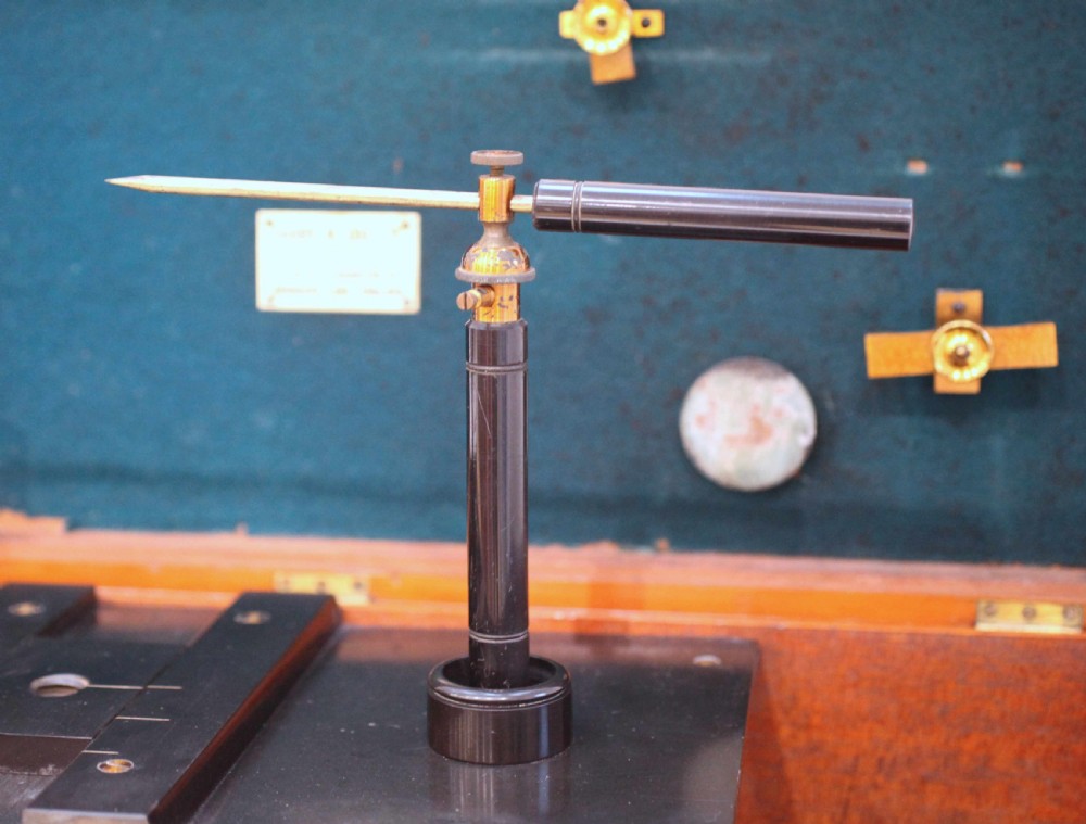 Edwardian Portable Heavy Discharge X-Ray Coil by Harry W Cox & Co Ltd London View IV