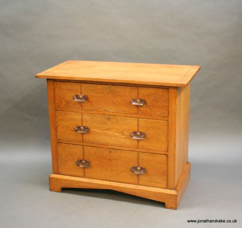 Arts & Crafts Oak Chest