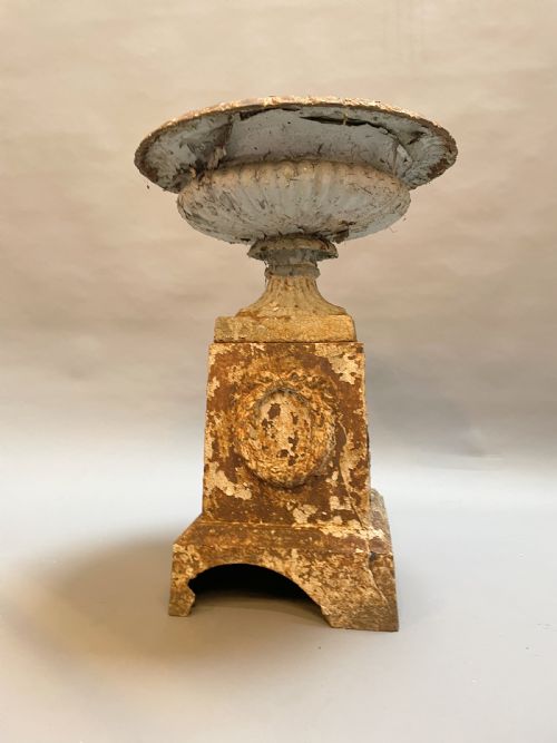 VICTORIAN CAST IRON GARDEN URN - ADDITIONAL PHOTO 3