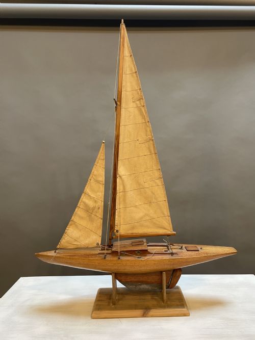 Elegant Pond Yacht