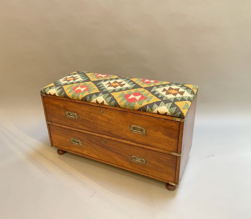 C19th Campaign Chest Seat
