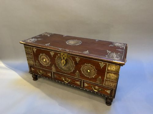 Zanzibar Studded Chest Trunk