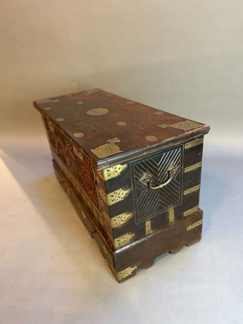 C19H HARDWOOD ZANZIBAR CHEST - ADDITIONAL PHOTO 3