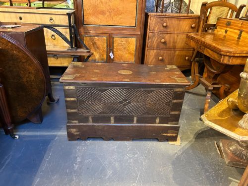 C19H HARDWOOD ZANZIBAR CHEST - ADDITIONAL PHOTO 5