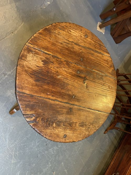 C18TH RUSTIC PINE PEDESTAL TABLE - ADDITIONAL PHOTO 2