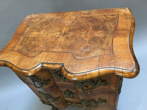 C19TH SMALL WALNUT COMMODE CHEST OF DRAWERS - ADDITIONAL PHOTO 1