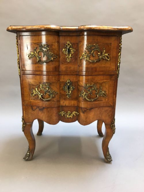 C19TH SMALL WALNUT COMMODE CHEST OF DRAWERS - ADDITIONAL PHOTO 4