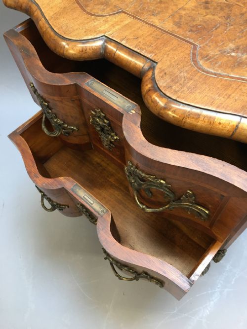 C19TH SMALL WALNUT COMMODE CHEST OF DRAWERS - ADDITIONAL PHOTO 11