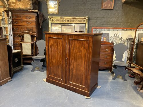 C19TH LINEN PRESS CUPBOARD BY HEALS - ADDITIONAL PHOTO 1