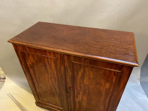 C19TH LINEN PRESS CUPBOARD BY HEALS - ADDITIONAL PHOTO 4