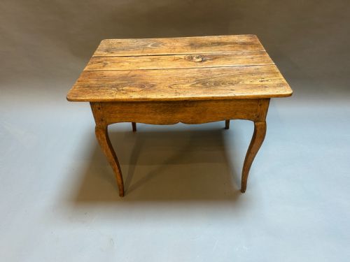 FRENCH PROVINCIAL SIDE TABLE - ADDITIONAL PHOTO 9