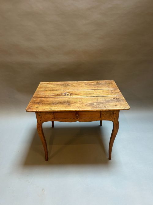 FRENCH PROVINCIAL SIDE TABLE - ADDITIONAL PHOTO 4