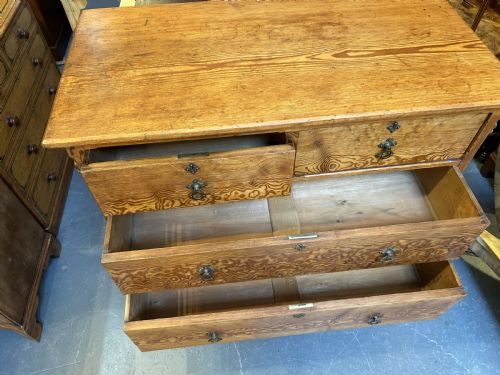 VICTORIAN OREGON PINE CHEST OF DRAWERS - ADDITIONAL PHOTO 1