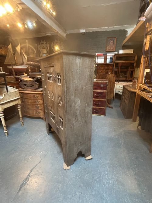 VINTAGE INDIAN TALL CUPBOARD - ADDITIONAL PHOTO 9