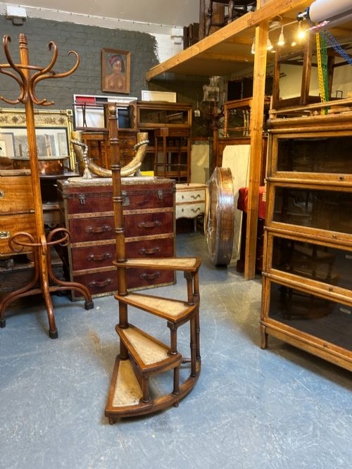 SET OF SPIRAL LIBRARY STEPS - ADDITIONAL PHOTO 6