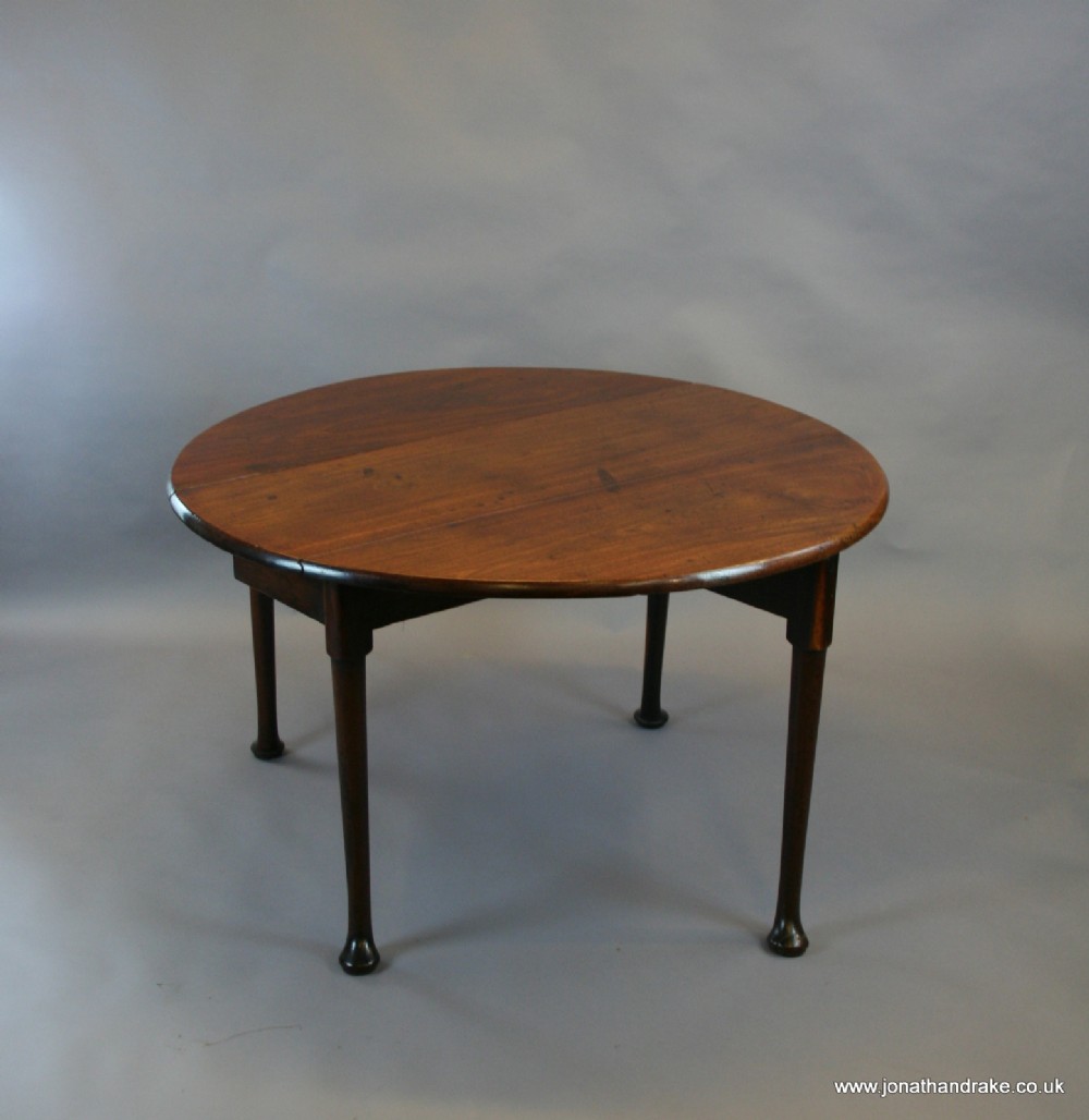 Greorge 3 drop leaf dining table