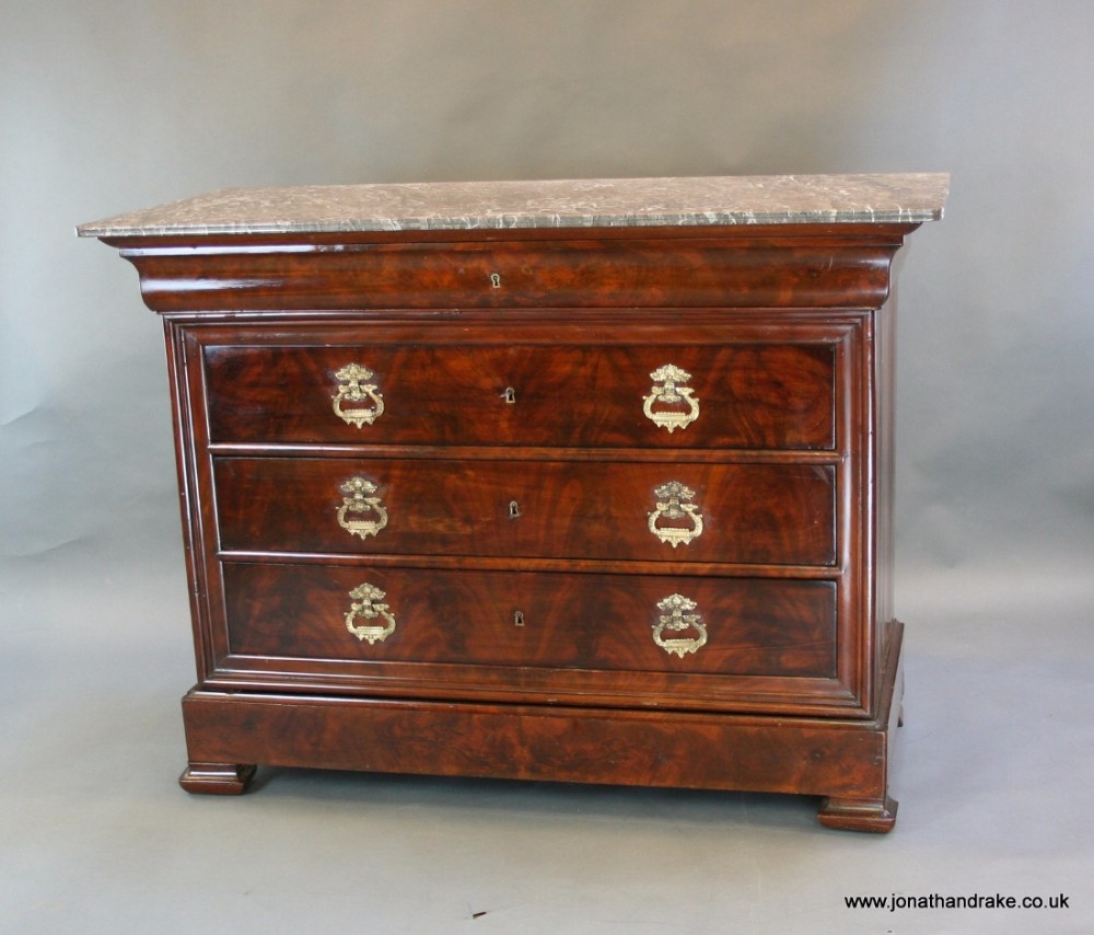LOUIS XVI MAHOGANY COMMODE CHEST