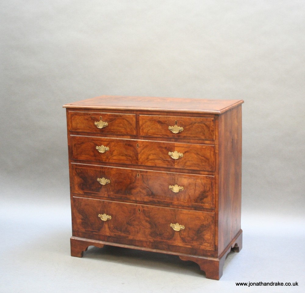 C18th walnut chest of drawers