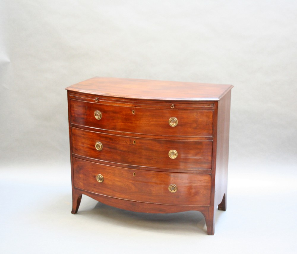 George 111 bow chest of drawers