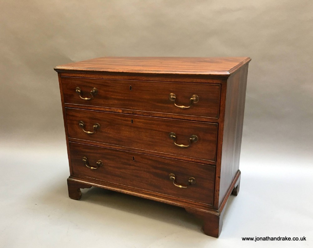 George 111 chest of drawers