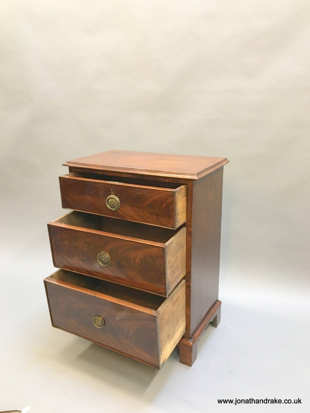 C19th small chest of drawers View V