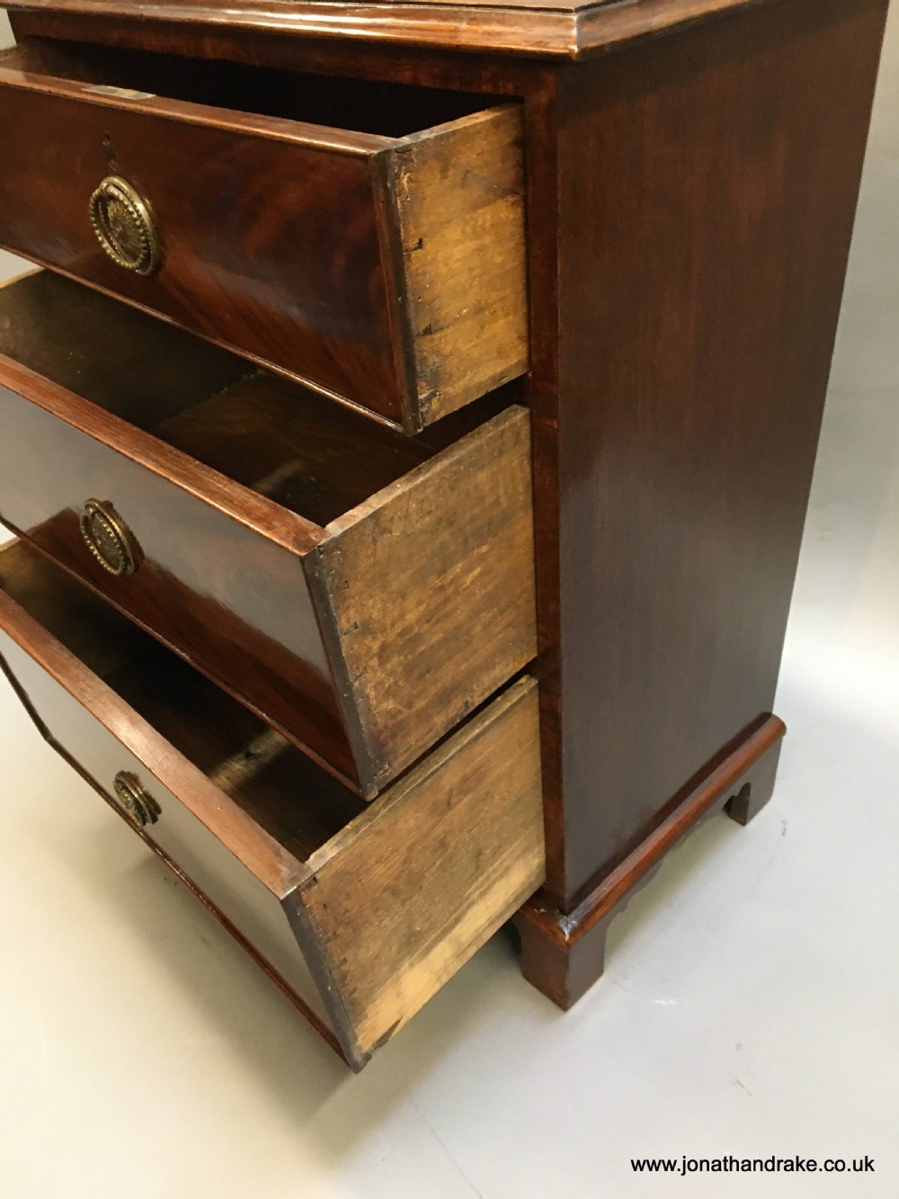 C19th small chest of drawers View VI