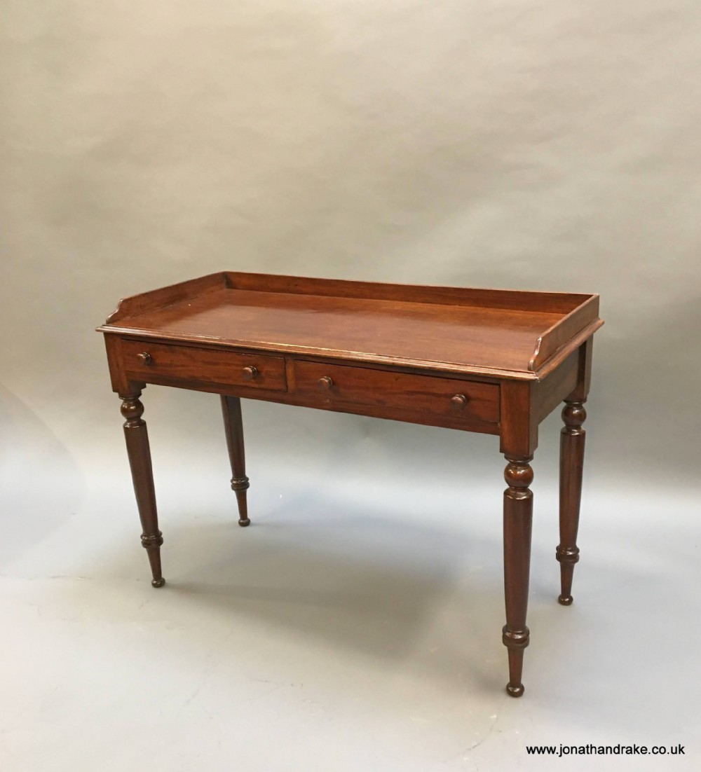 VICTORIAN MAHOGANY WRITING TABLE