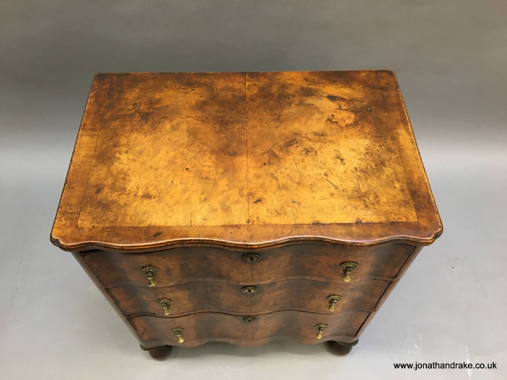 Queen Anne style small chest of drawers View V