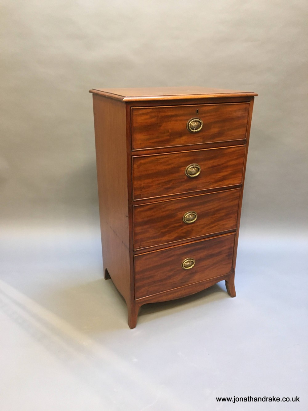 George III pillar chest of drawers View V