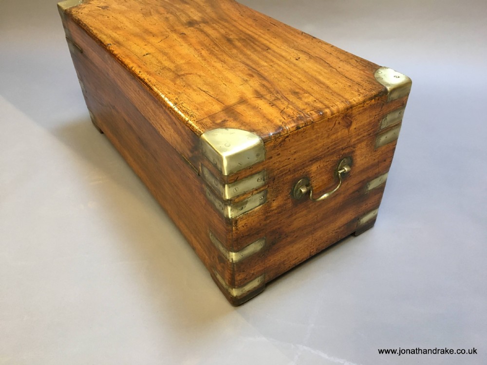 Campaign camphor chest trunk View VII