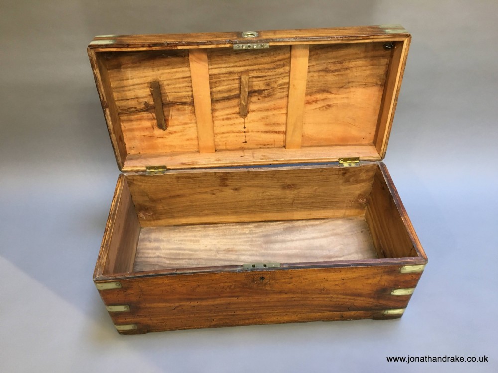 Campaign camphor chest trunk View IX