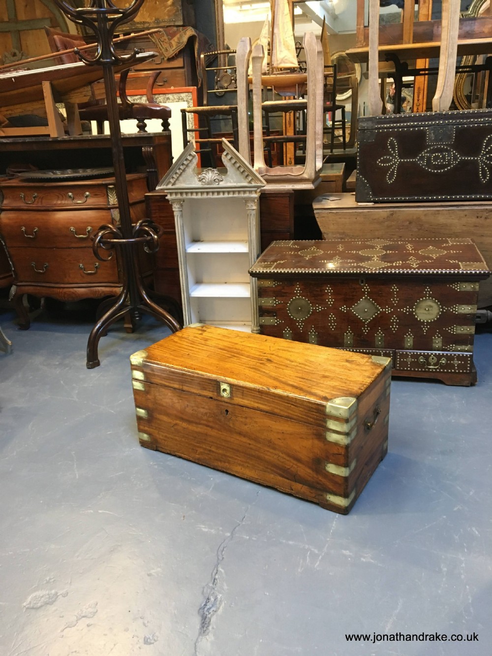 Campaign camphor chest trunk View X