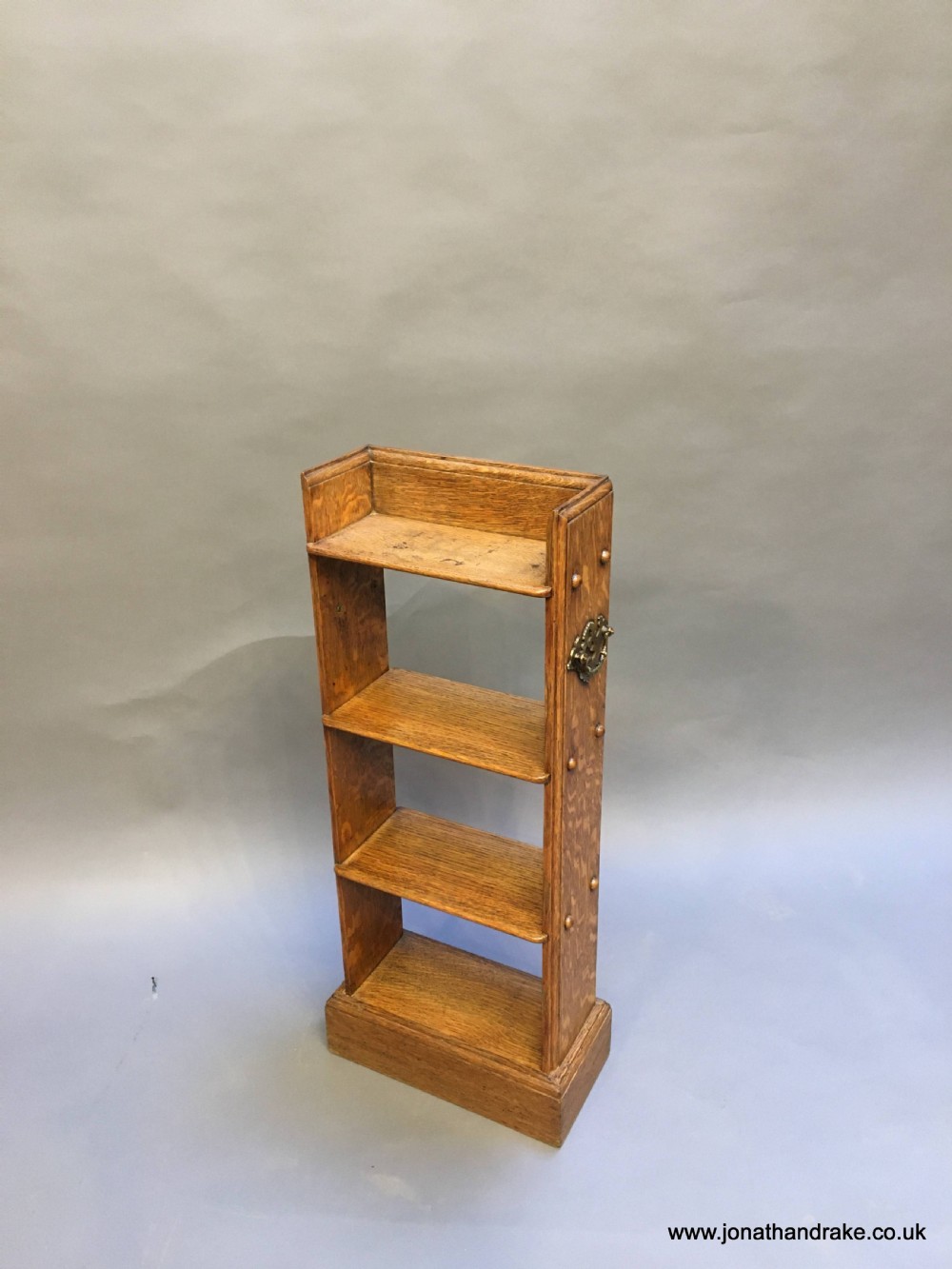 Victorian oak small bookcase