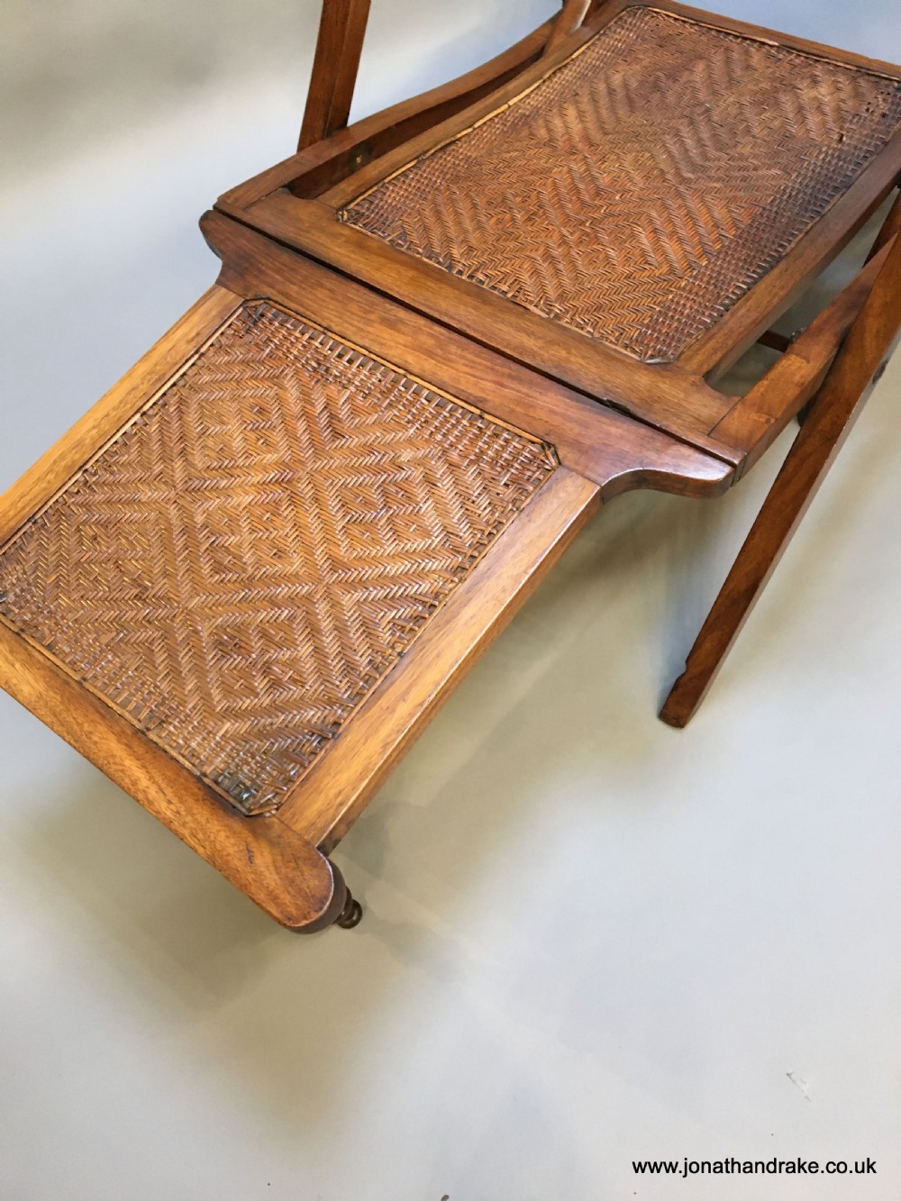 anglo-colonial steamer chair View III