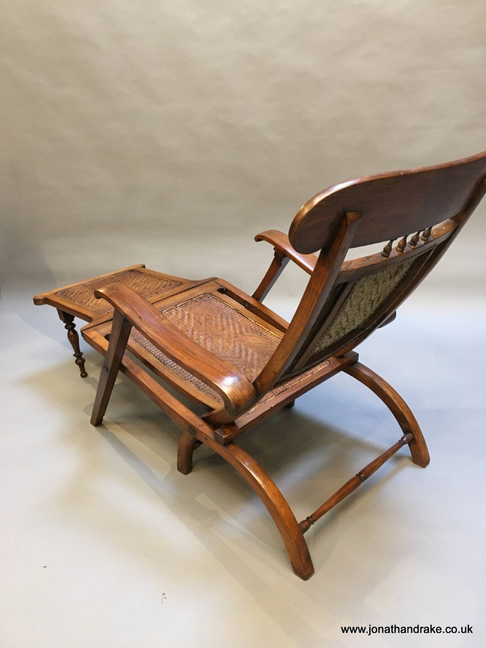 anglo-colonial steamer chair View VI