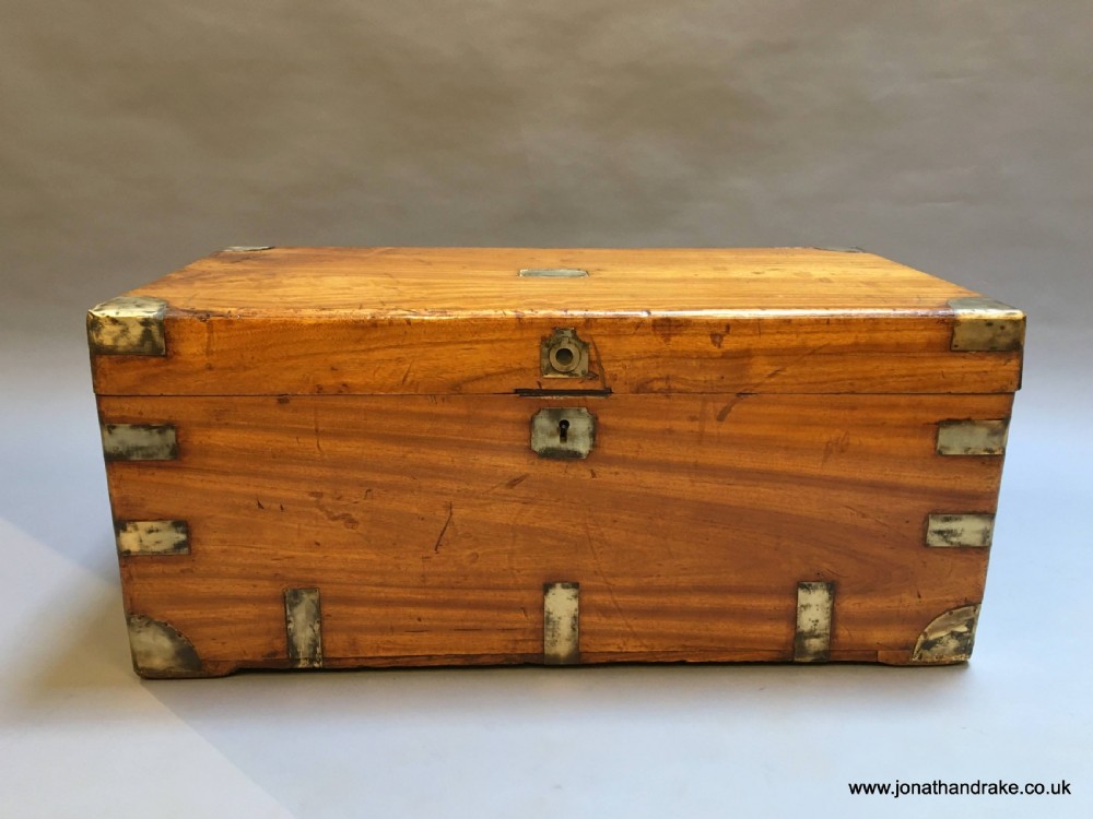 camphor campaign trunk chest View III