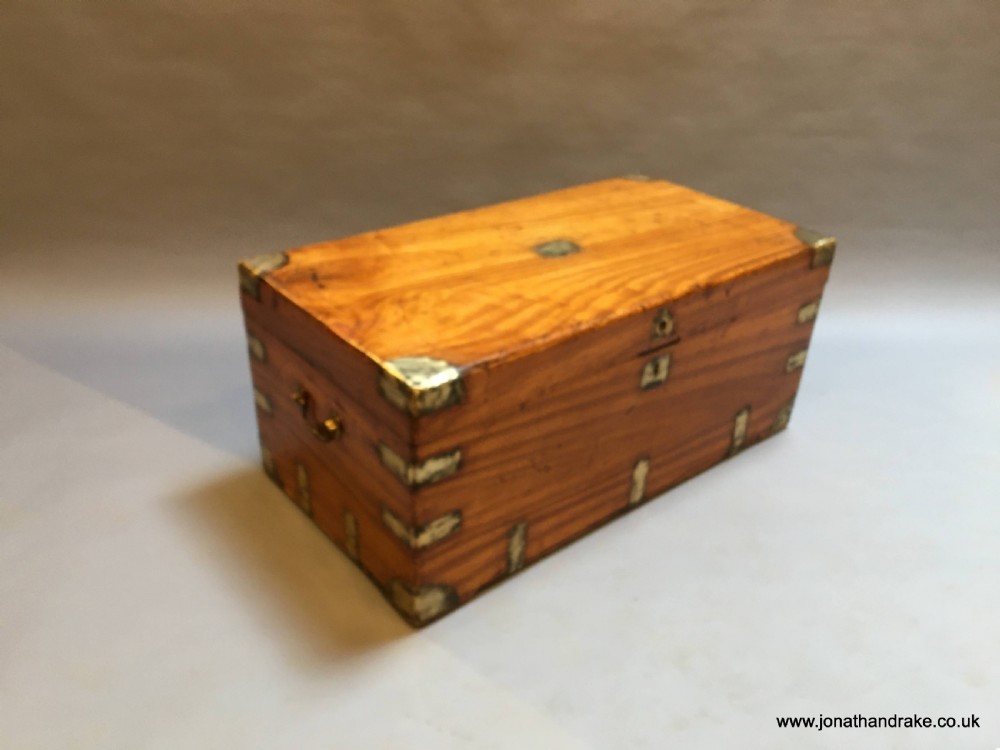 camphor campaign trunk chest View IV
