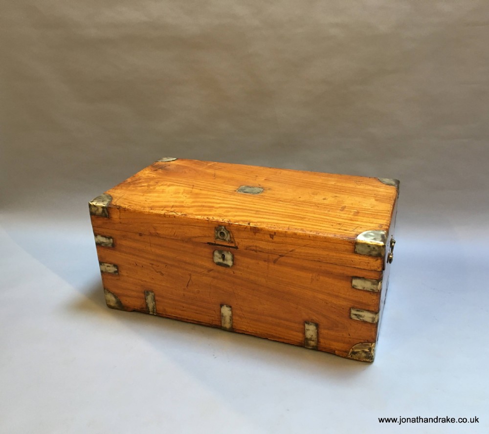 camphor campaign trunk chest View IX